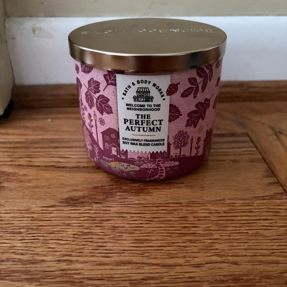 Bath & Body Works The Perfect Autumn 3-Wick Candle 14.5 oz Fall Soy Wax